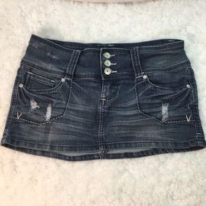 Almost Famous mini denim skirt size 7 Juniors